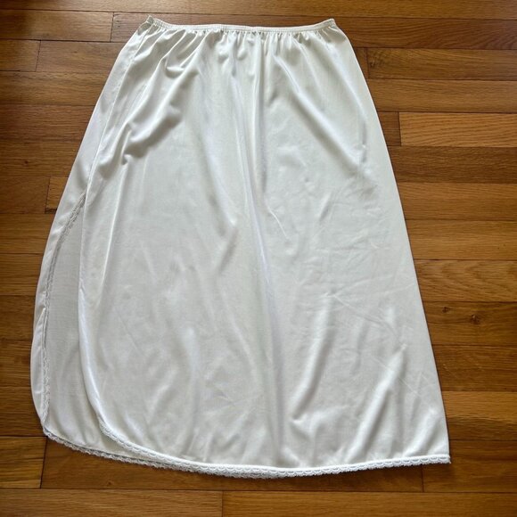 Vintage Vanity Fair White Nylon Half Slip Skirt - Picture 6 of 9